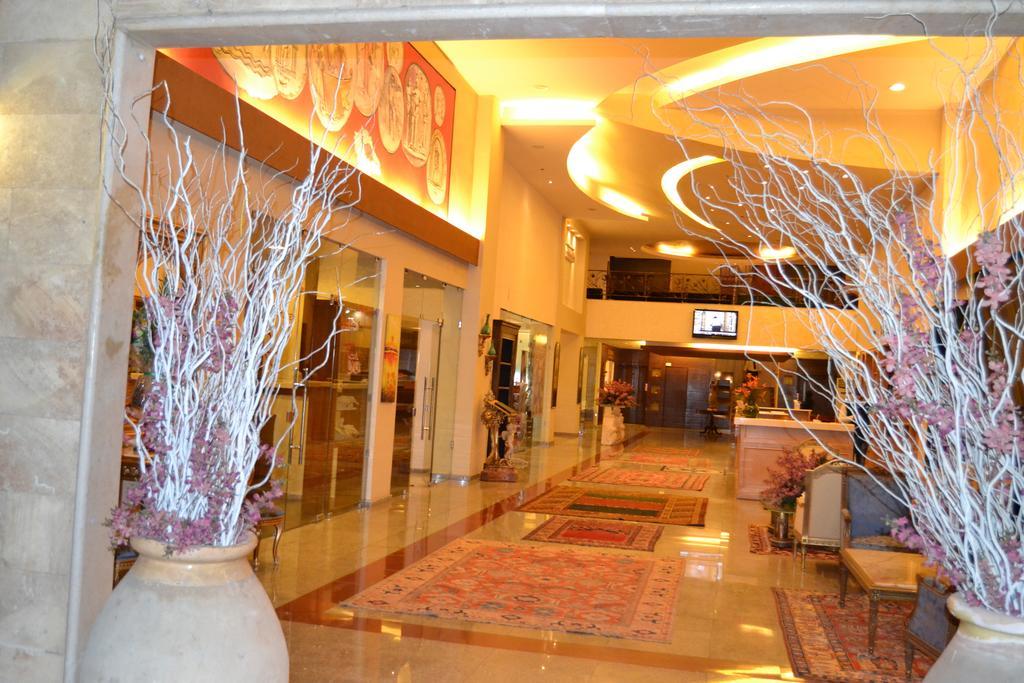 Platinum Hotel Tyr Extérieur photo