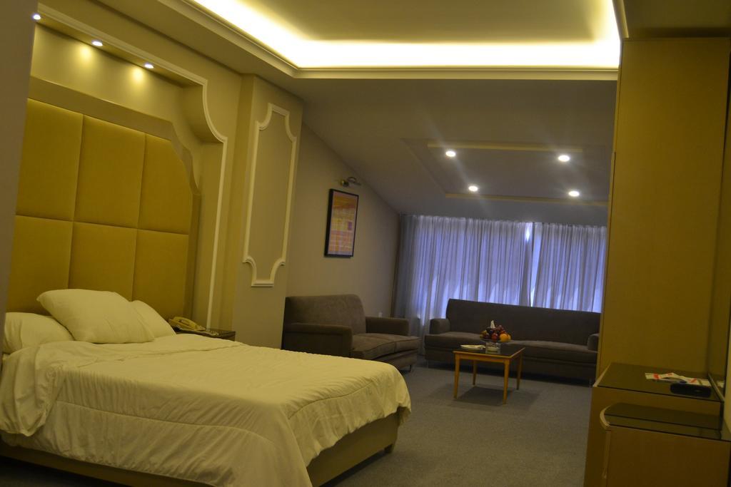 Platinum Hotel Tyr Extérieur photo