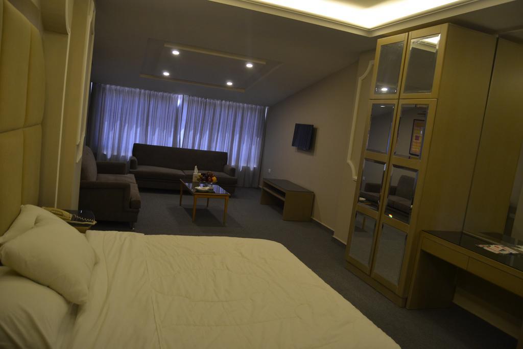 Platinum Hotel Tyr Extérieur photo