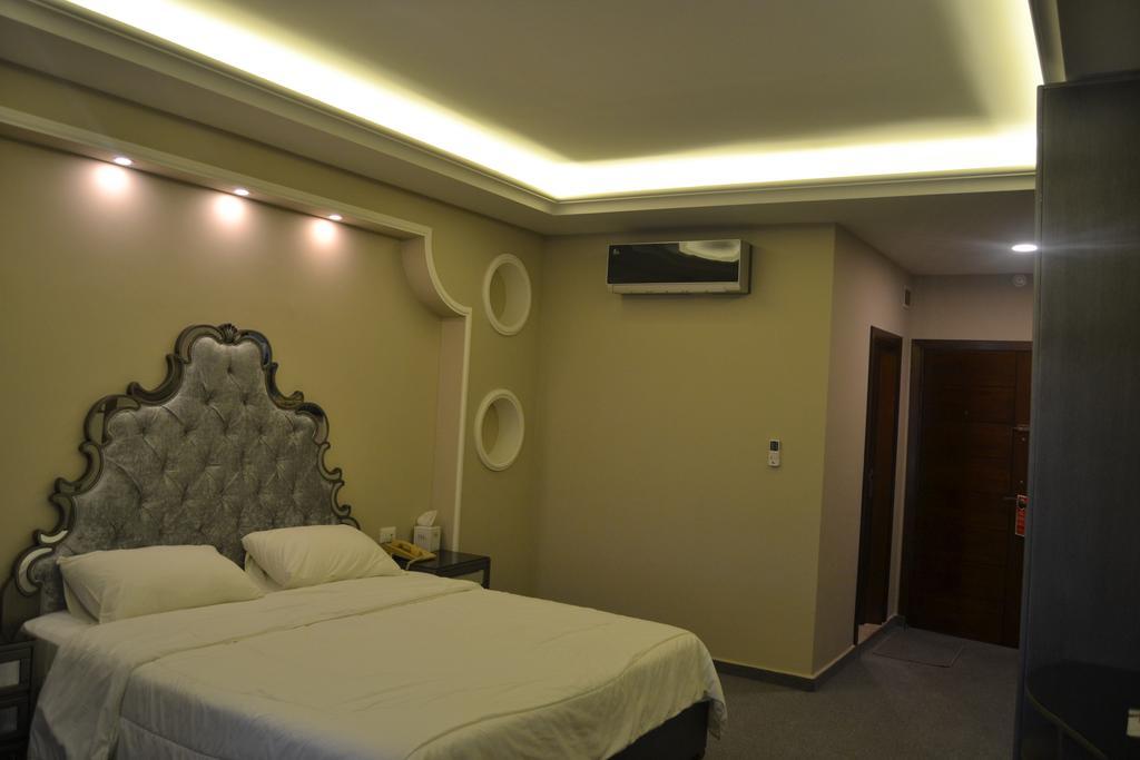 Platinum Hotel Tyr Extérieur photo
